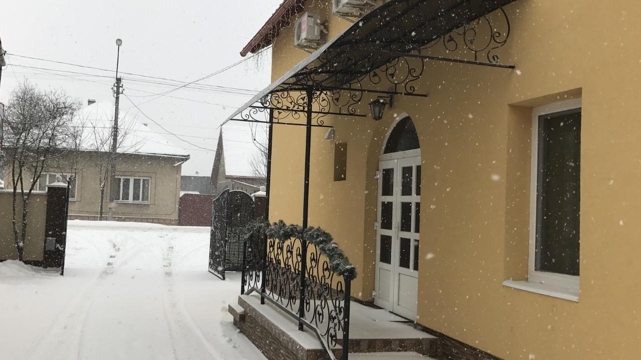 Міні Готель Вілла Вікторія Beregovo Exterior foto