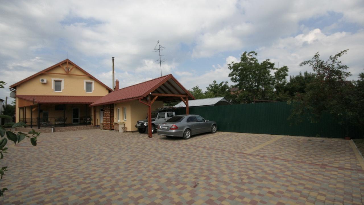Міні Готель Вілла Вікторія Beregovo Exterior foto